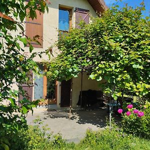 فيلا Maison Chaleureuse Au Pied De La Dent Du Chat Yenne Exterior photo