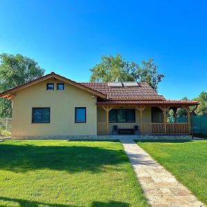 فيلا Casa Phoenix Uzlina Exterior photo