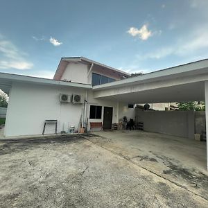 فندق Labuan Cozy Club House Exterior photo