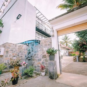 Bravon Villa كورونيغالا Exterior photo