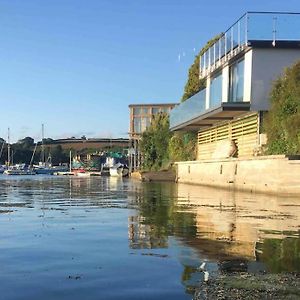 Solano A 2 Bedroom Waterside Villa In Falmouth Flushing Exterior photo