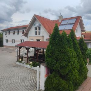 براتسيلافا Hotel Orlan Exterior photo