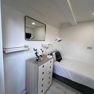 Lovely Ensuite Room In Corby روكينجهام Exterior photo