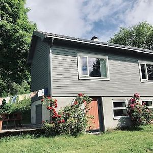 Isfjorden Romsdal Lodge - Det Gra Huset Exterior photo