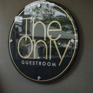 The Only Guestroom كاثو Exterior photo
