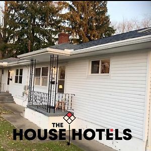 كوياهوغا فولز The House Hotels - Whole House Erie Street Exterior photo