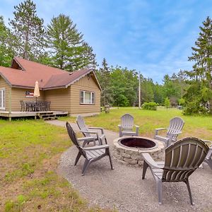 Roscommon Vacation Rental Near Higgins Lake! Exterior photo