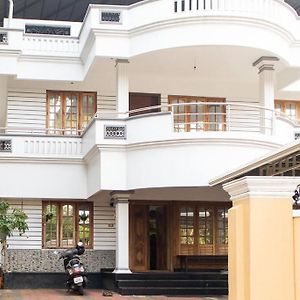 فيلا Jaalakam Retreat Thrissur Exterior photo