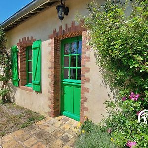 فيلا Maison De Campagne Avec Jardin Clos, Cheminee Et Balades Pres De La Riviere. Pass Animaux Acceptes. - Fr-1-600-77 Montsûrs Exterior photo