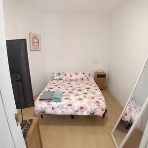 شقة Alquilo Mini Departamento سانت بوي ديل يوبريغات Exterior photo