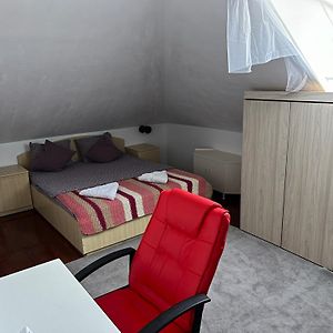 2 Rooms Apartment Airy & Bright Bucium View ياش Exterior photo