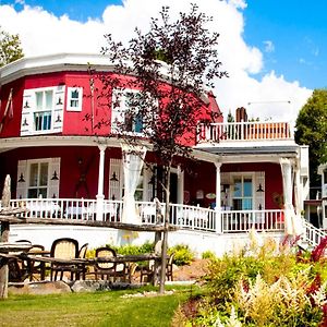 فندق Auberge De La Tour Du Lac سانت-أغاث-دي-مونت Exterior photo