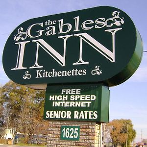 The Gables Inn سارنيا Exterior photo