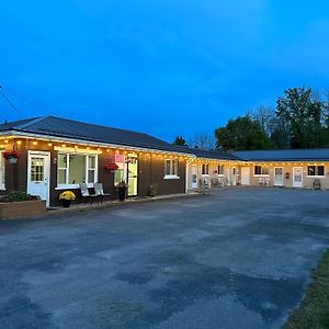 بيتربورو Carriage Inn Motel Exterior photo