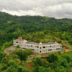 مبيت وإفطار غامبولا Rose Hill Bungalow Exterior photo