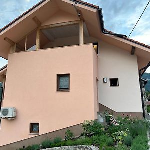 شقة Apartma Sivka Osilnica Exterior photo