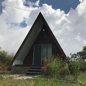 منزل الضيف سيمبالون لوانج  في Rinjani Eger Bungalow Exterior photo