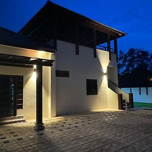 Charis Tanjong Jara Villa Emerald دونجون Exterior photo