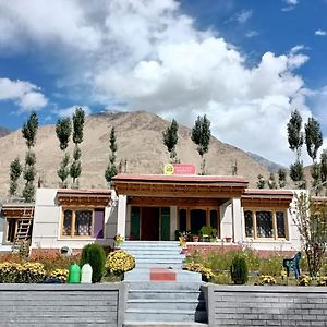 Mountain Majesty Guest House Ladakh By Lexstays نوبرا Exterior photo