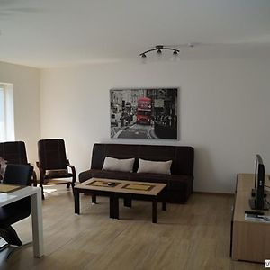 شقة Zeleny Apartman Luzice Exterior photo