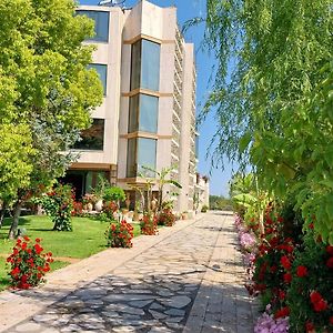 Hotel Different ديفيجاكه Exterior photo