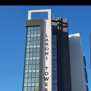 شقة Laroni Tower كيرينيا Exterior photo