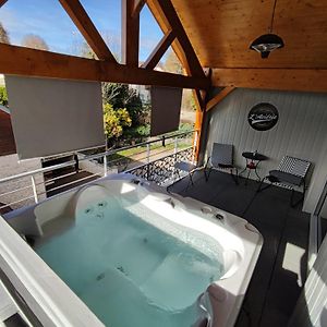 شقة L'Acierie Logis De Luxe Avec Jacuzzi شامبيانول Exterior photo