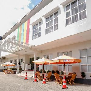 Jorrel Inn Banyuwangi بانيووانجى Exterior photo