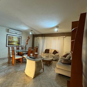 شقة Apartamento En سيوداد غوايانا Exterior photo