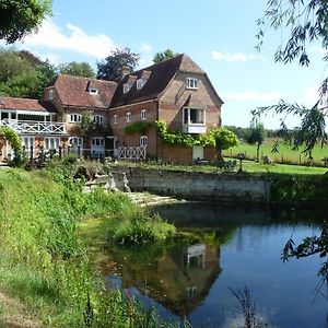 شقة Salisbury Old Mill House Exterior photo