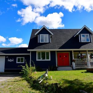 Seventy Mile House The Blue Cottage B&B Exterior photo