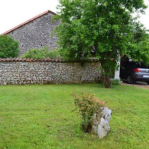 فيلا Maison De Plain-Pied Avec Jardin Clos, Jeux Enfants, Velos, Animaux Acceptes, Proche Montbron - Fr-1-653-6 Vouthon Exterior photo