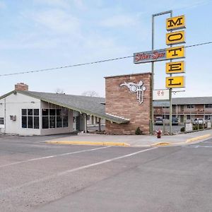 بورنز Silver Spur Motel Exterior photo