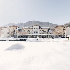 فندق Alpenpalace Luxury Hideaway & Spa Retreat لوتاغو Exterior photo