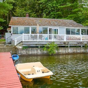 فيلا Renovated Lakefront House With Dock Pets Welcome! New Marlborough Exterior photo