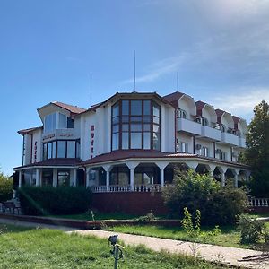 فندق Момент Yuzhnoukrainsk Exterior photo