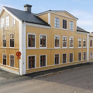 شقة Hernoerum Franzengatan - Centrala Laegenheter Härnösand Exterior photo