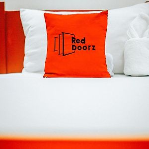 فندق Reddoorz At S & L Apartelle Daraga Albay ليغاسبي Exterior photo