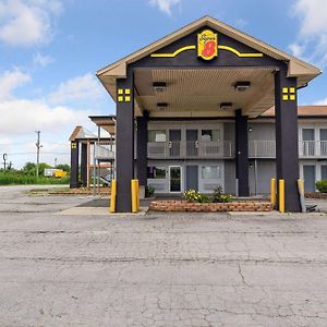 فندق Super 8 By Wyndham Millbury/Toledo Exterior photo