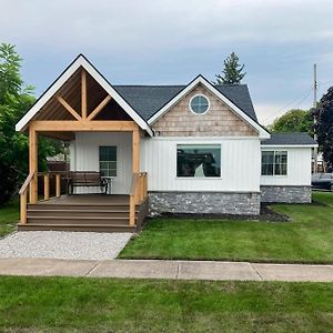 فيلا Bay Street Bungalow East Tawas Exterior photo