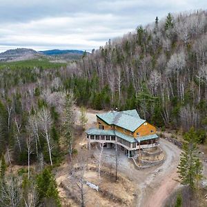 فندق Auberge Carcajou Saint-David-de-Falardeau Exterior photo