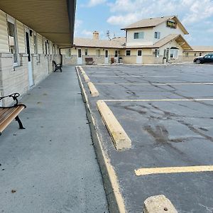 Millbury Budget Inn By Oyo Toledo Perrysburg I-280 Exterior photo