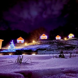 مبيت وإفطار Zoll Glamping Zarja, Vipava Valley Exterior photo