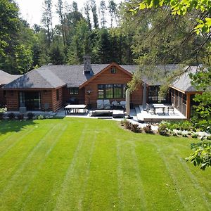 فندق Haliburton Post House Minden Exterior photo