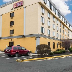 Clarion Hotel Somerset - New Brunswick Exterior photo