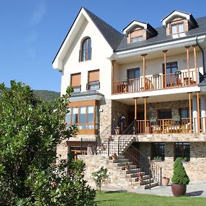 Villa Mencia Corullón Exterior photo