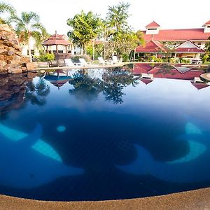 بانغْلامونغْ Lake Villa Resort Exterior photo