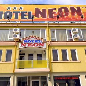 Neon Guest Rooms شومن Exterior photo