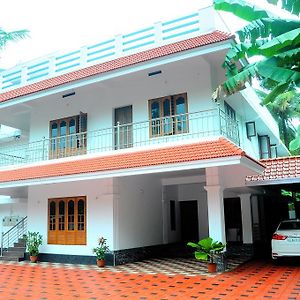 Thrissur Grace Guest Home Exterior photo