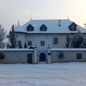 شقة Castle Kastiel Kotešová Exterior photo